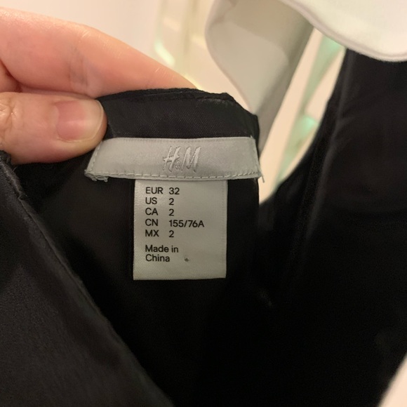 H&M Black Dress with White Back Cut-out - Picture 4 of 9